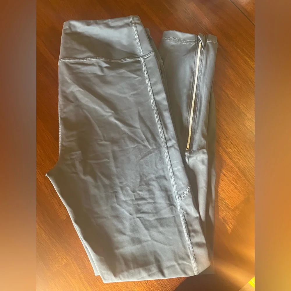 New Grey Victoria sport leggings. - Picture 4 of 6
